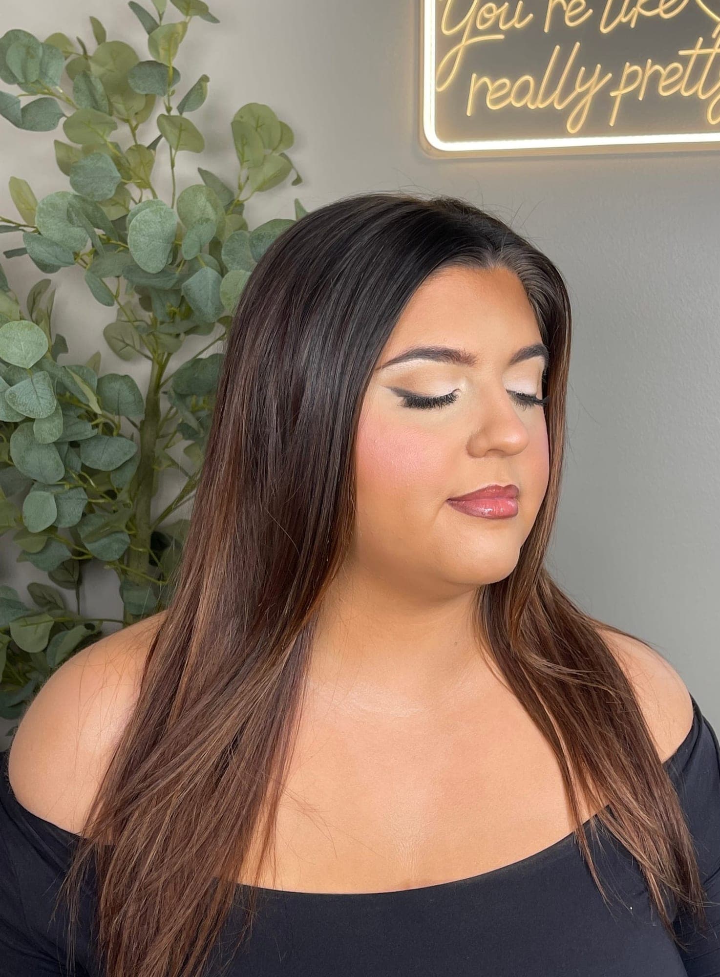 Soft glam bridal makeup with hand-applied lashes ready for a Maryville, Tennessee wedding
