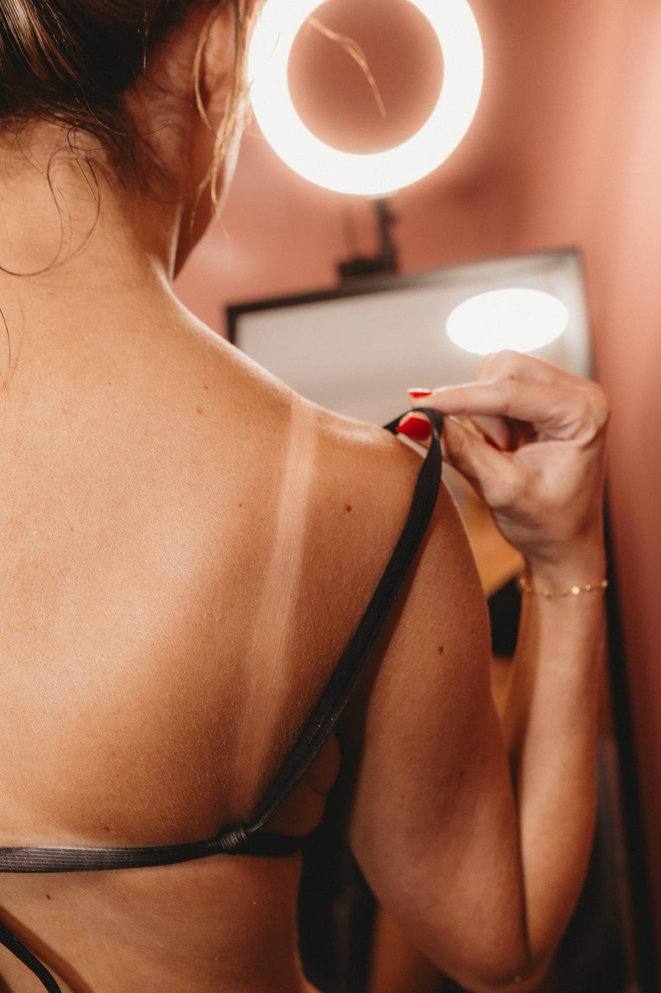 Even, natural spray tan finish from the Athens, Tennessee studio